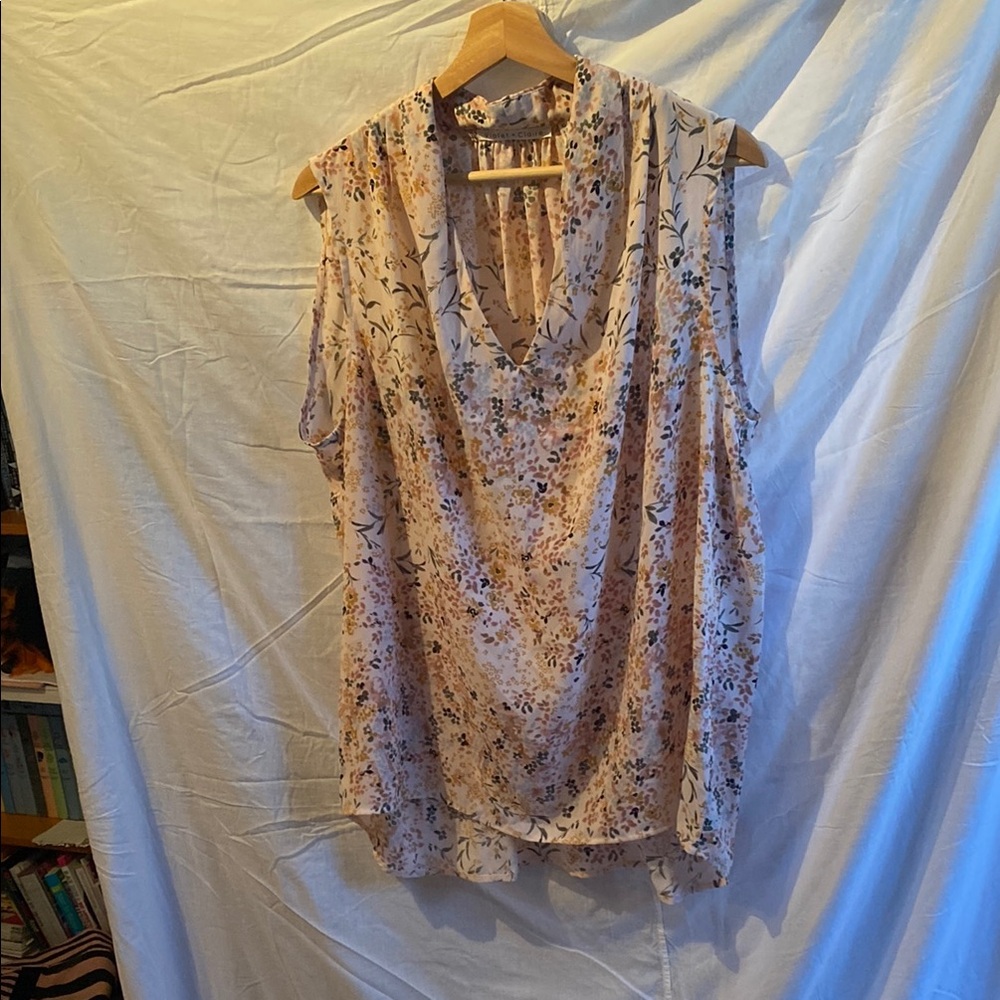 Floral Sleeveless Women's Top - Cream